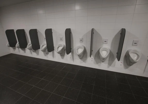 Urinalskillevægge